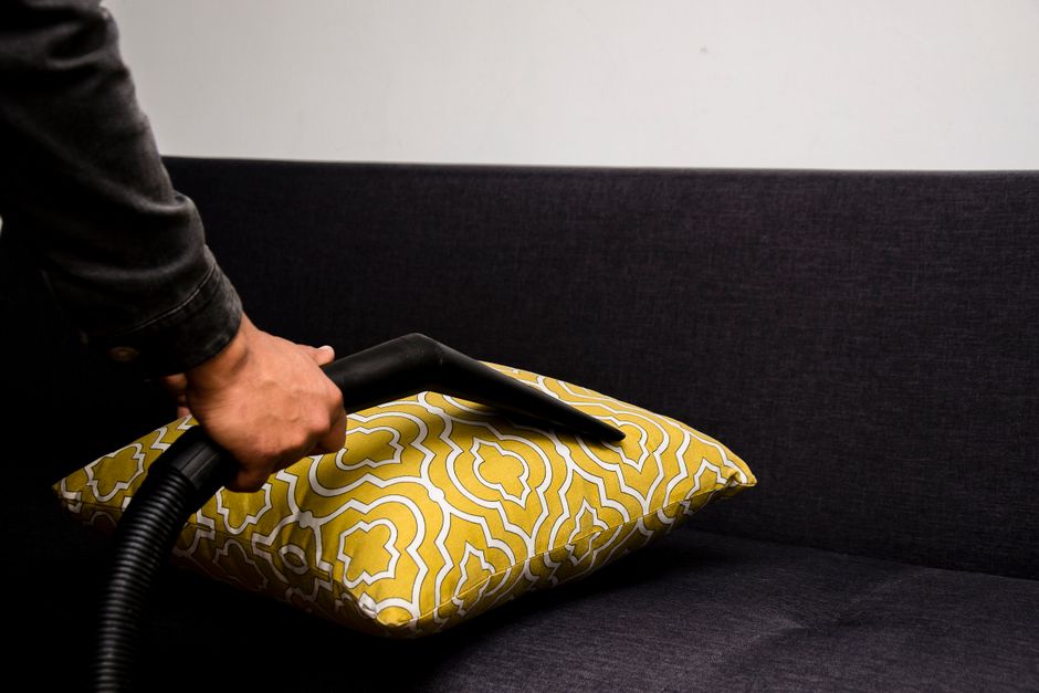 giặt sofa tại nhà loại bỏ vi khuẩn